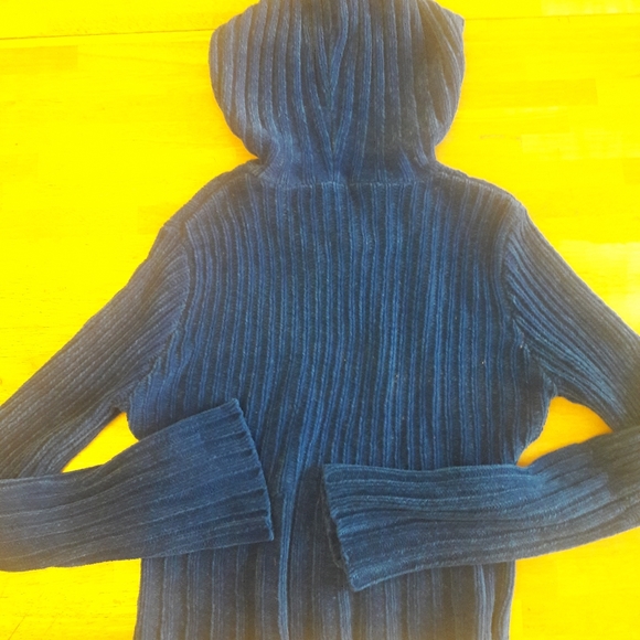 Halter Sweaters - Picture 7 of 13